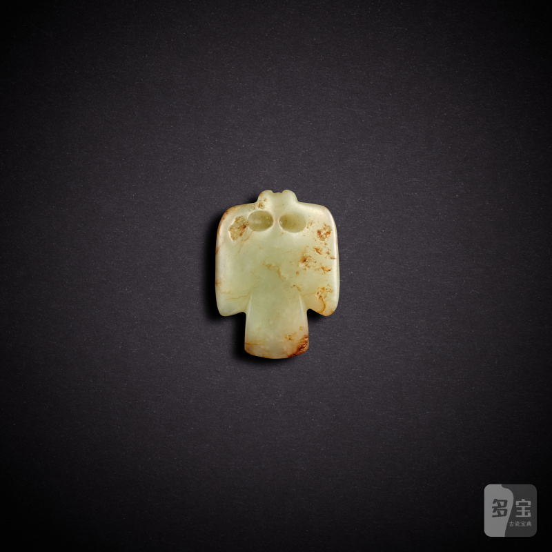 A yellowish-celadon jade owl, Neolithic period, Hongshan culture | 新石器時代 紅山文化 青黃玉鴞 - 图2